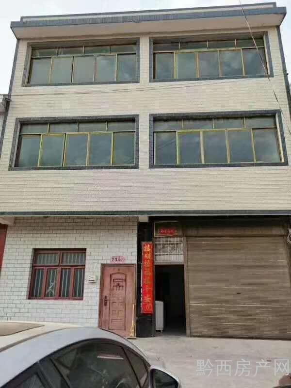 运煤大道双门面三层,370平方,简装,水电齐全,车子直接开到门口