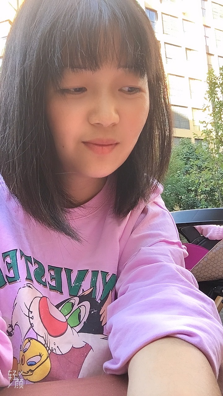 周女士