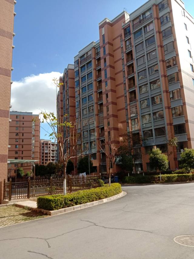 毛坯3居室 福泽苑 二手房 楚雄房网
