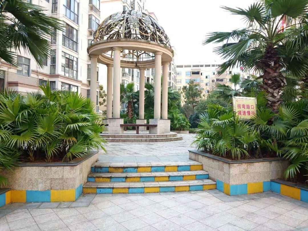 香溢花城环境优美四小学期房户型通透方正出行方便