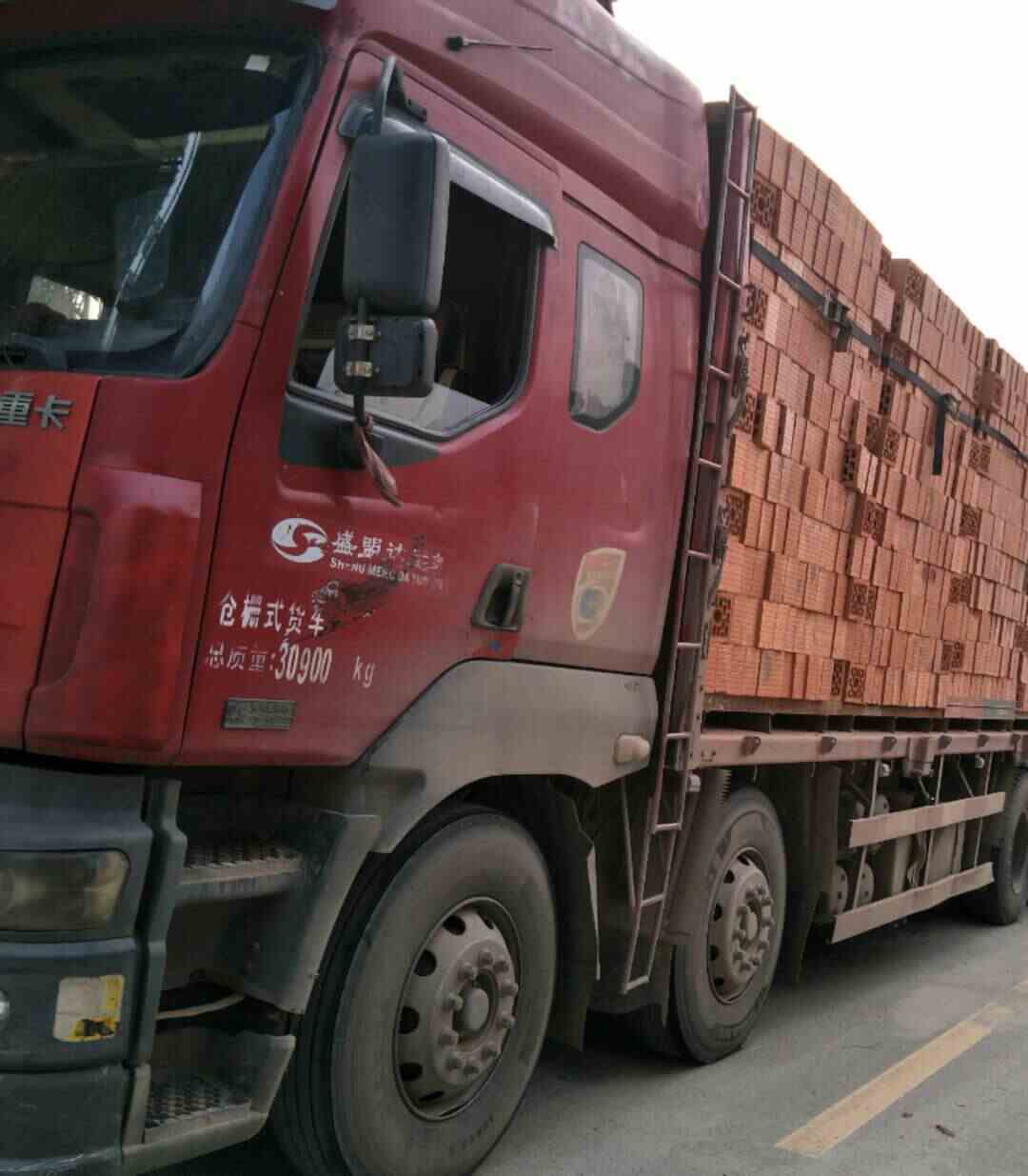 红砖运输 联系人:                          黄哥