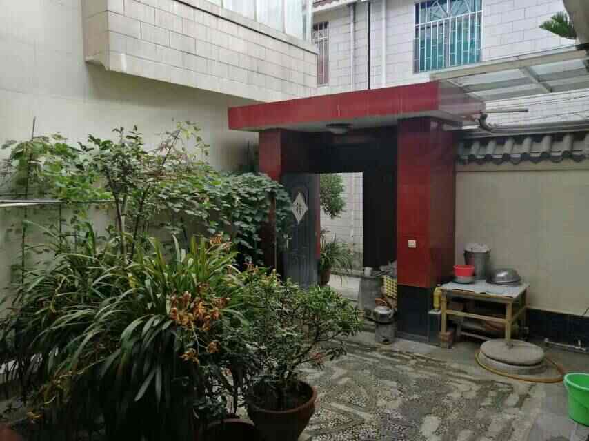 白华路花园小区庭院房东诚心出售 | 丽江房产网