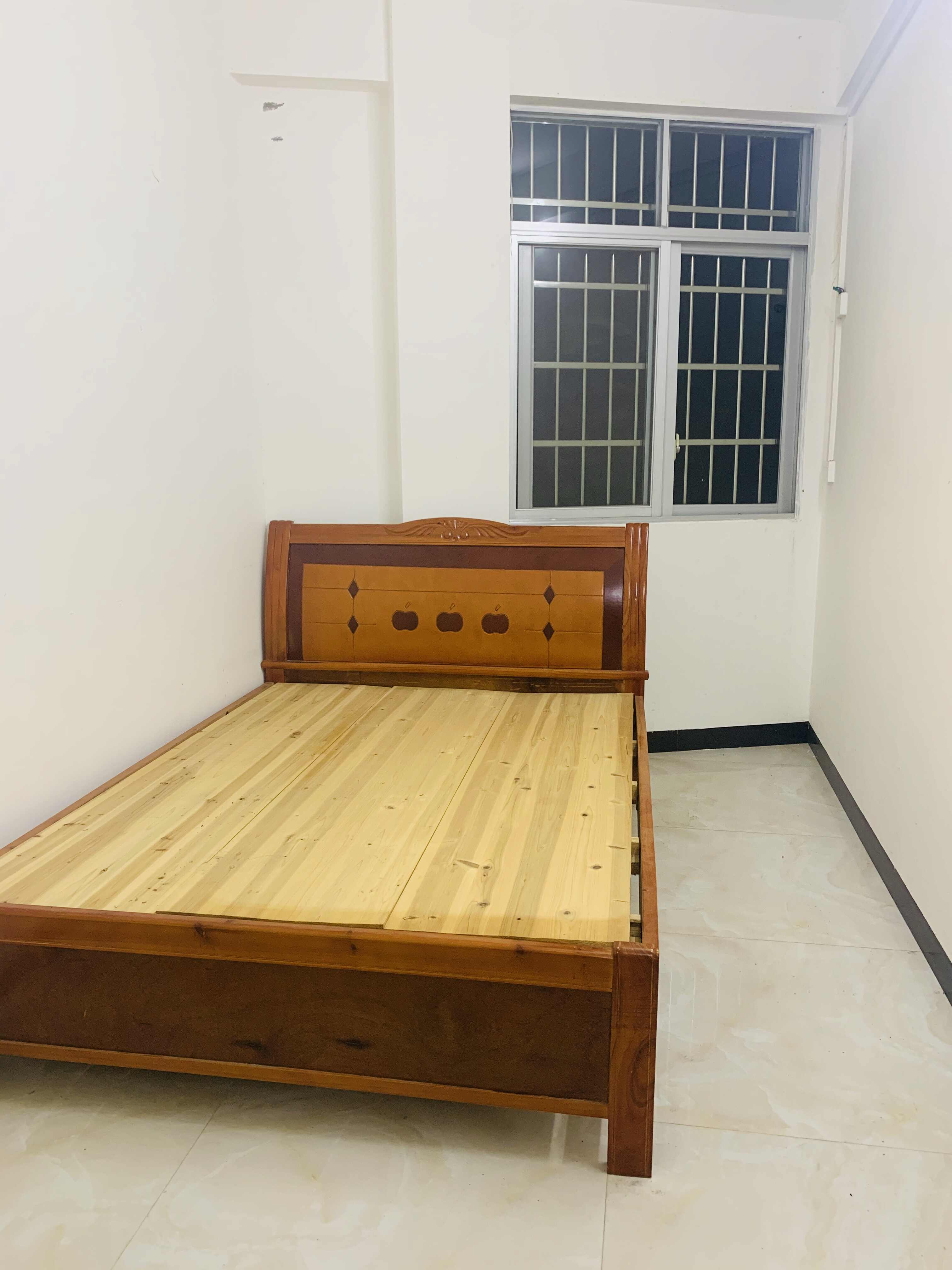 大通道新村头单间出租