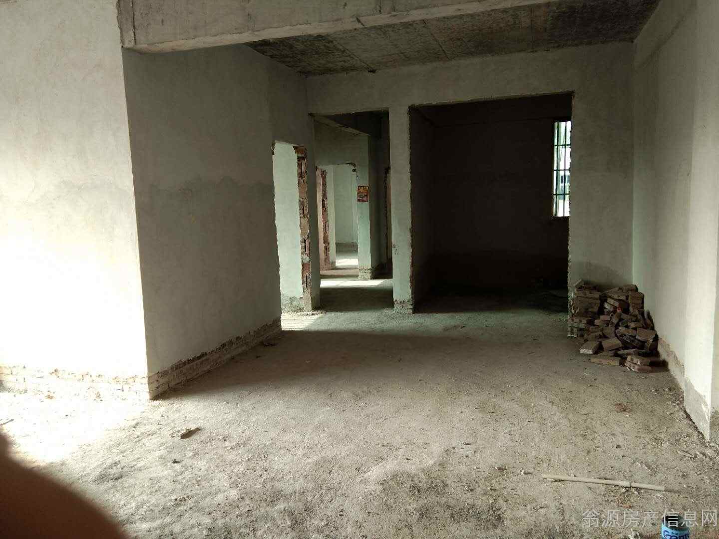 龙湖华府中层毛坯四房135方售82万 | 翁源房产信息网