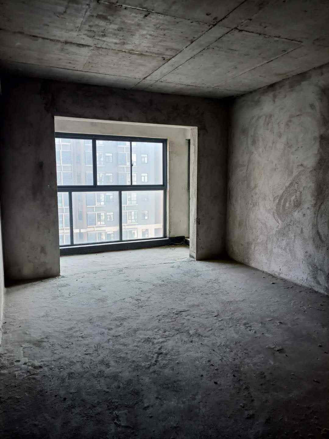 新天地清水毛坯三室两厅两卫宽敞明亮单价便宜