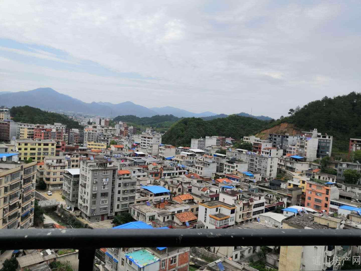 镇南中学 | 通山房产网