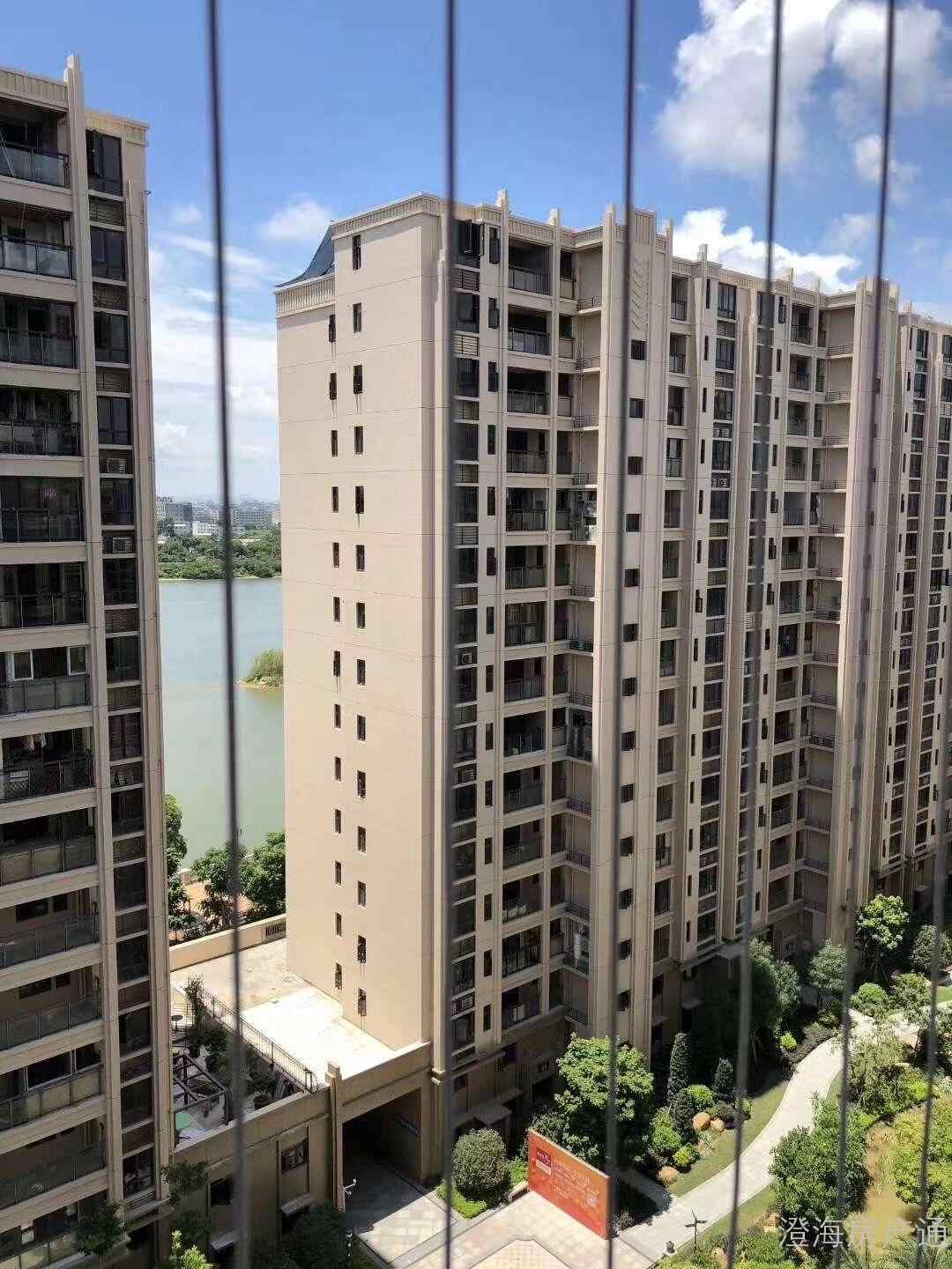 出售香域滨江一期黄金楼层96方3房2望江景现代住家装修130万