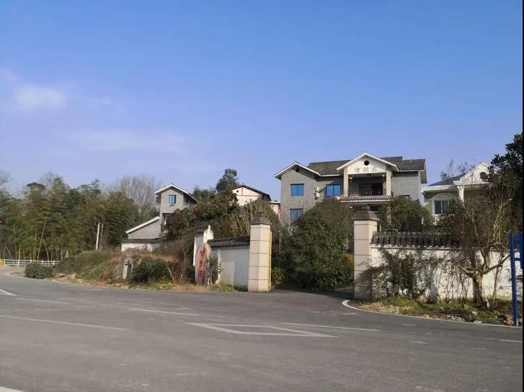 梁平亿元村的壕门别院, 建在公园里…你羡慕了吗？